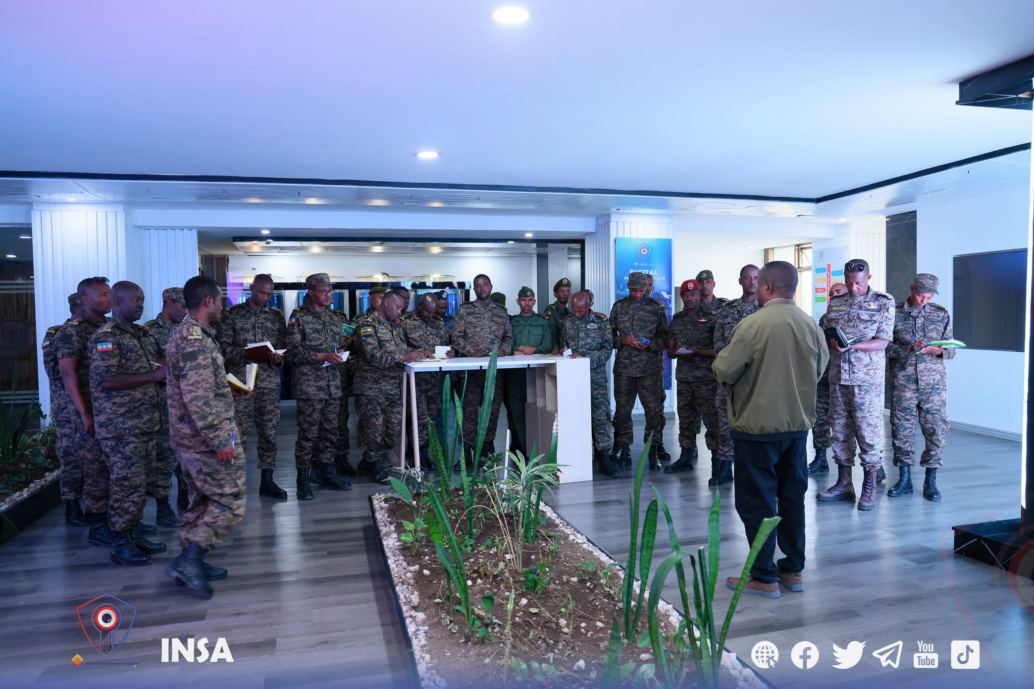 Senior officers from the Defense Command and Staff College conducted an educational visit to the Information Network Security Administration (INSA).